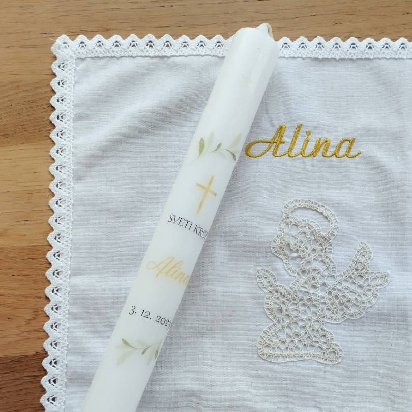 Komplet krstne sveče in krstnega prtička s klekljanim angelčkom - slika 9