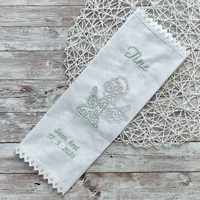 Krstni prtiček s klekljanim angelčkom - slika 13