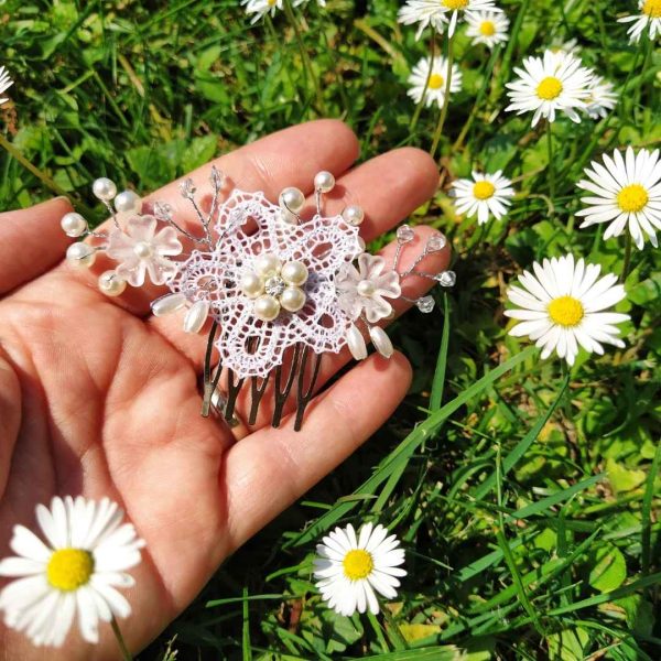 Glavniček s klekljano rožico