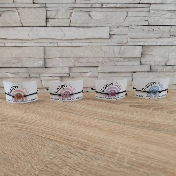 Zapestnica s klekljanim metuljčkom