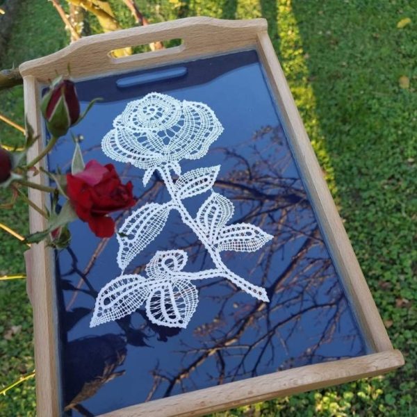 Klekljana čipka v pladnju