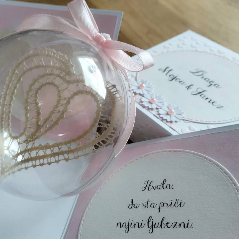 Darilna škatlica s klekljanim srčkom - zahvala za poročno pričo - slika 2