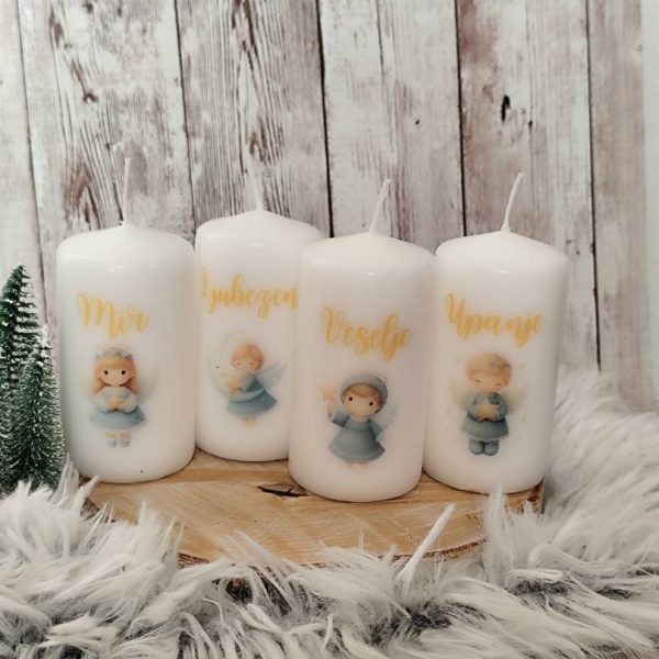 Komplet 4 adventnih sveč z motiv angelčkov v sage green barvi in napisi